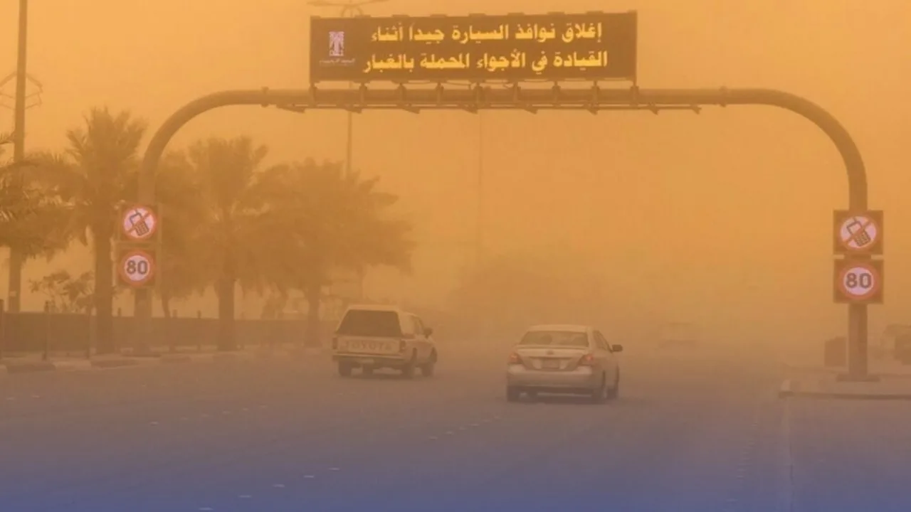 تحذير لـ 5 مناطق.. الأرصاد السعودية تتوقع رياحاً نشطة وضباباً كثيفاً خلال الساعات القادمة